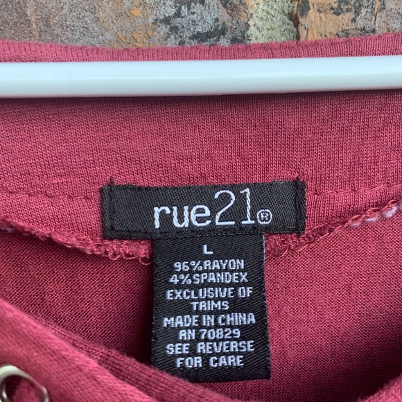 Rue 21 Large Pink/Red Top - Picture 2 of 4